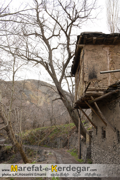 خانه های روستای ازغد