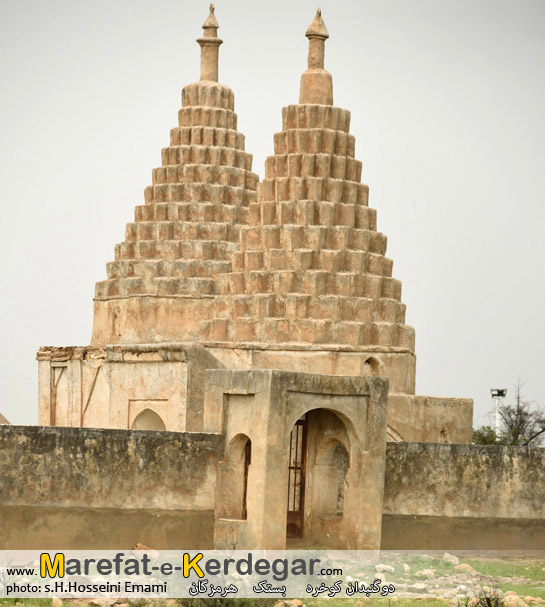 آرامگاه دو شیخ کوخرد آرامگاه دو شیخ کوخرد