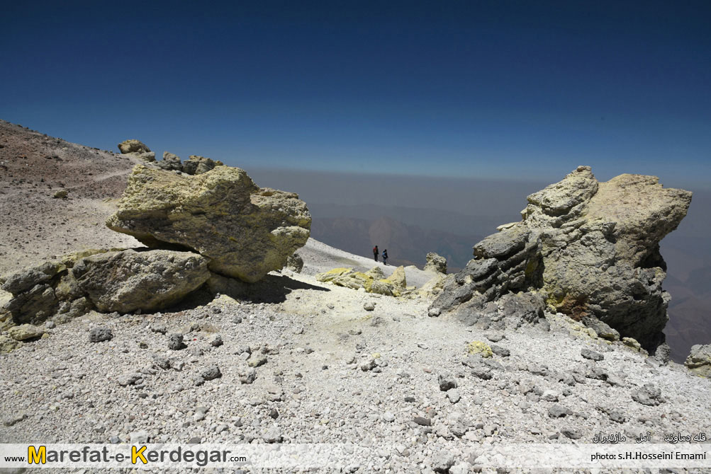 سنگ های گوگردی قله دماوند سنگ های گوگردی قله دماوند