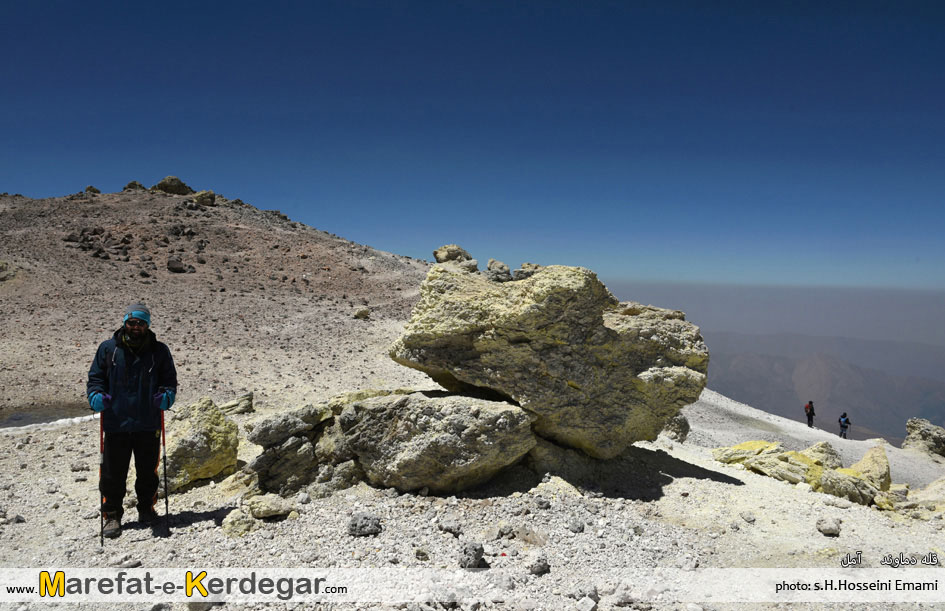 سنگ های گوگردی قله دماوند سنگ های گوگردی قله دماوند